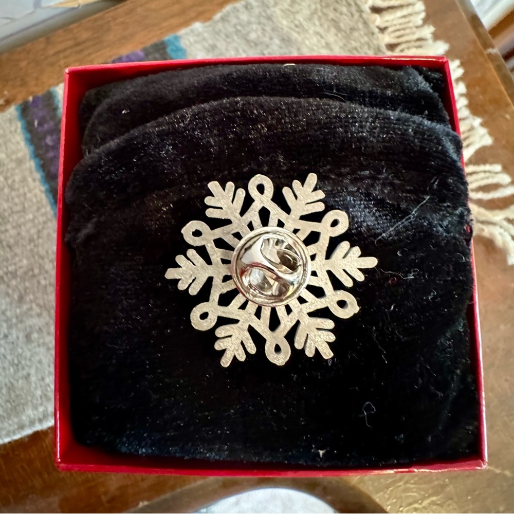 Seasonal Silver Snowflake Brooch Pin - Picture 4 of 6